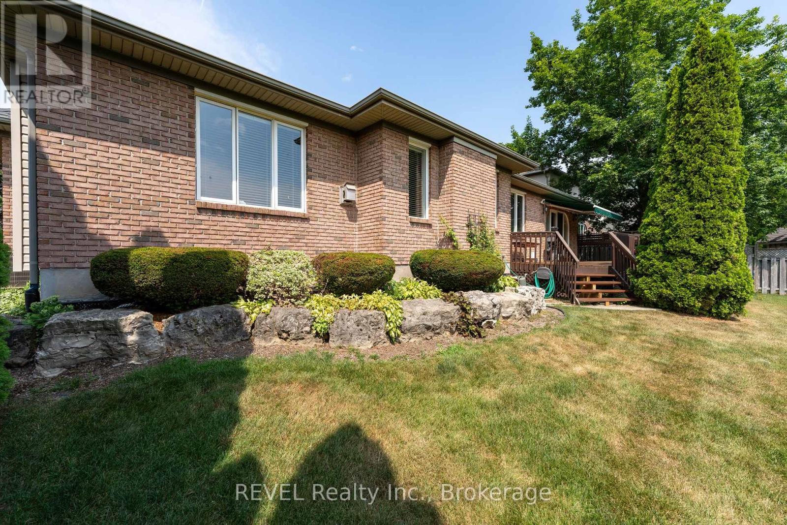 5 Beechwood Crescent, Pelham (Fonthill), Ontario  L0S 1E7 - Photo 43 - X12736056