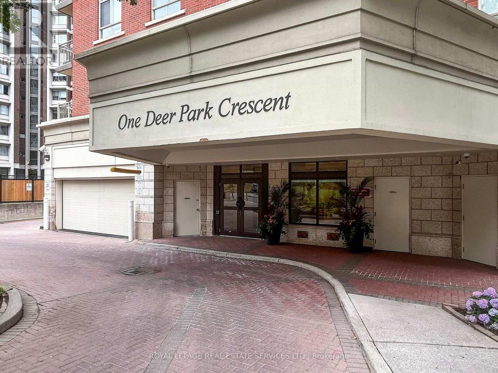 303 - 1 Deer Park Crescent, Toronto, Ontario  M4V 3C4 - Photo 2 - C12736110