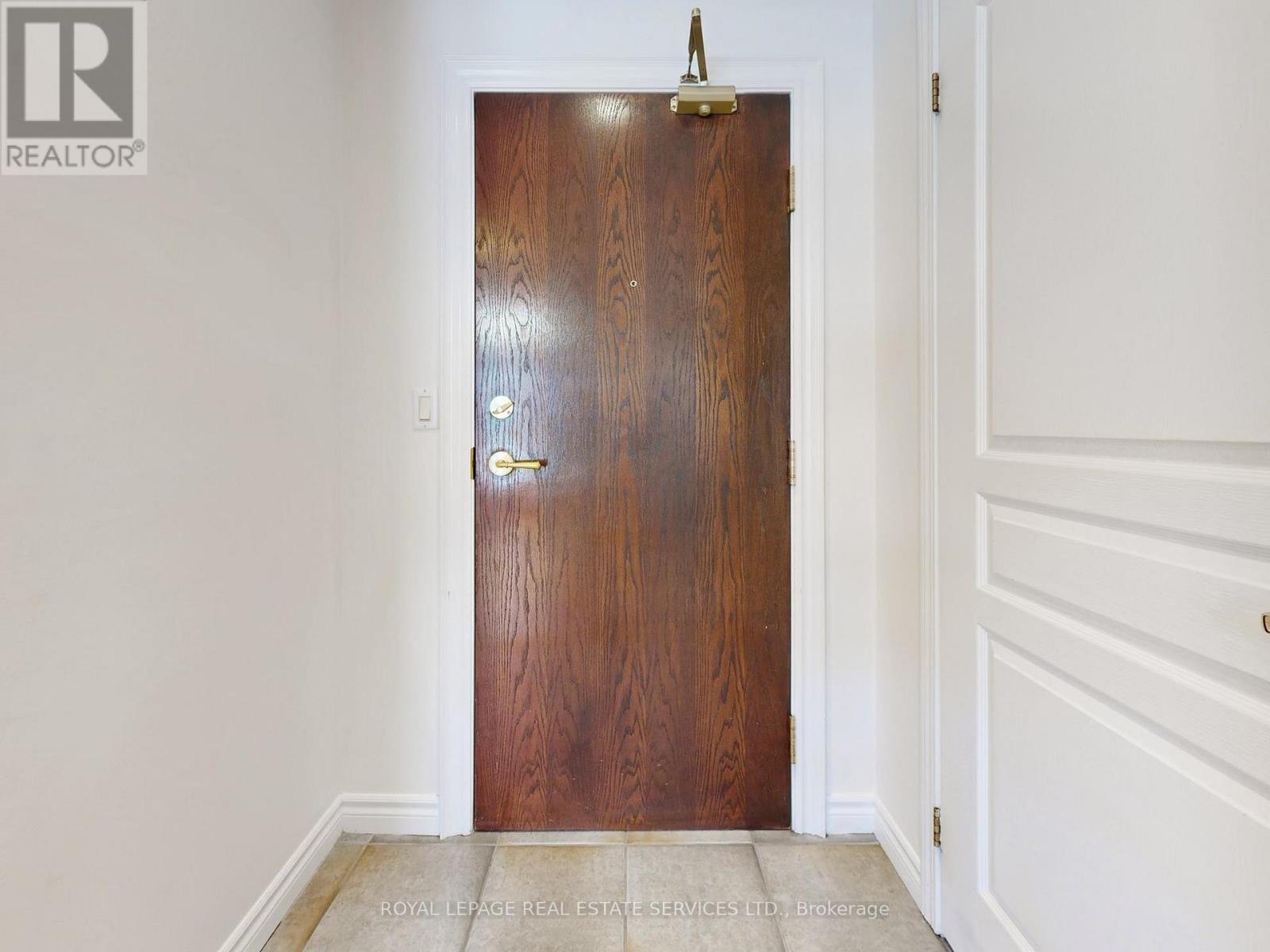 303 - 1 Deer Park Crescent, Toronto, Ontario  M4V 3C4 - Photo 24 - C12736110