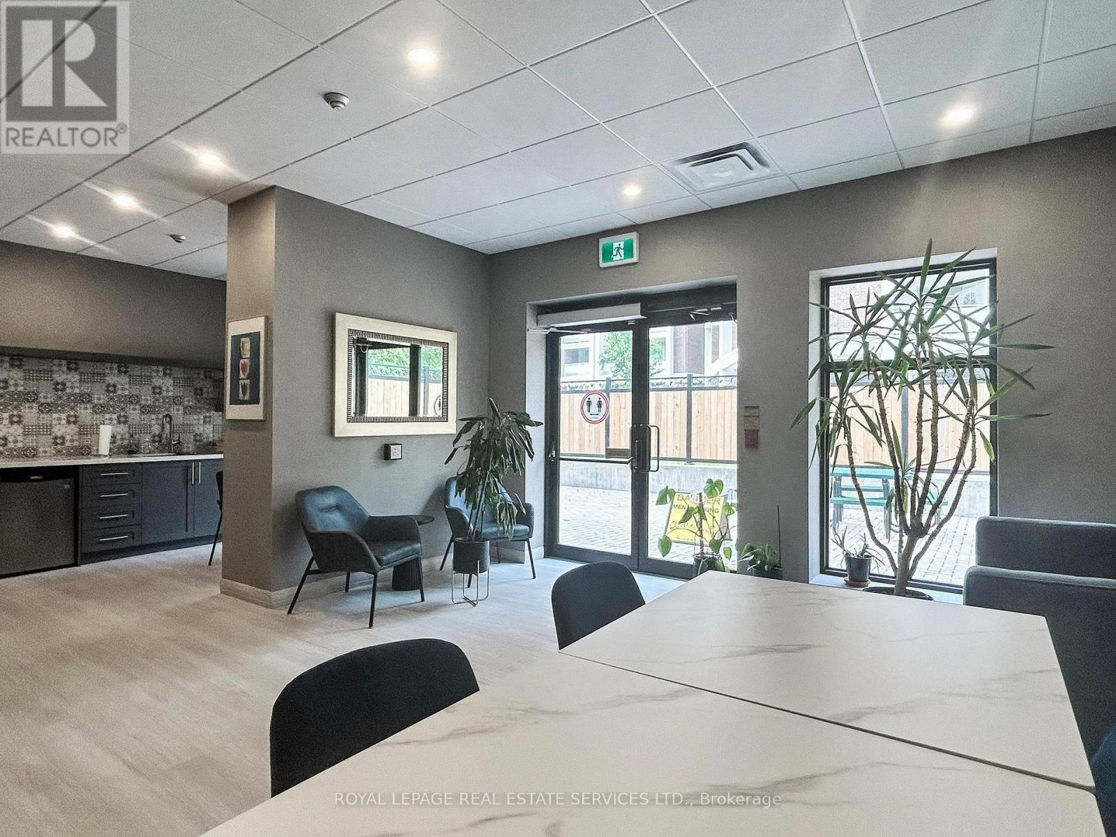 303 - 1 Deer Park Crescent, Toronto, Ontario  M4V 3C4 - Photo 29 - C12736110