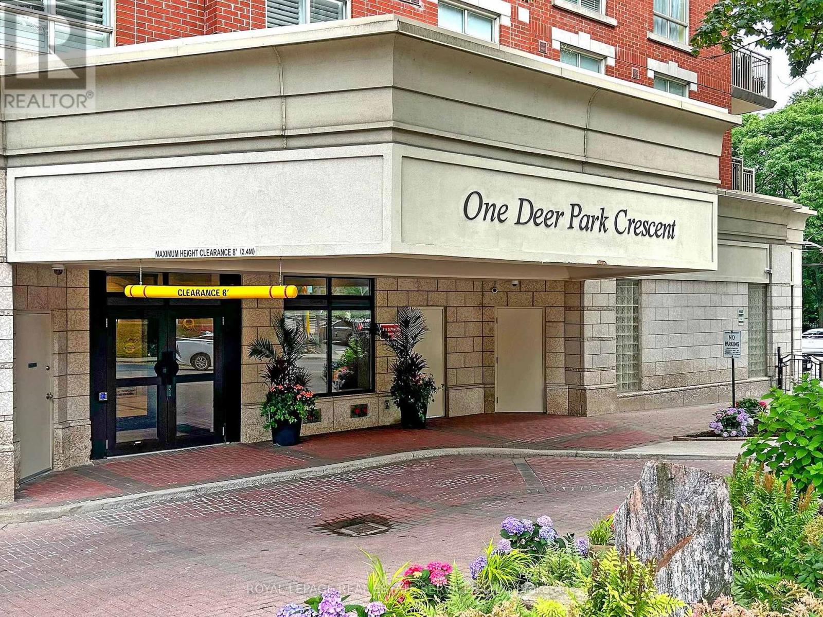 303 - 1 Deer Park Crescent, Toronto, Ontario  M4V 3C4 - Photo 3 - C12736110