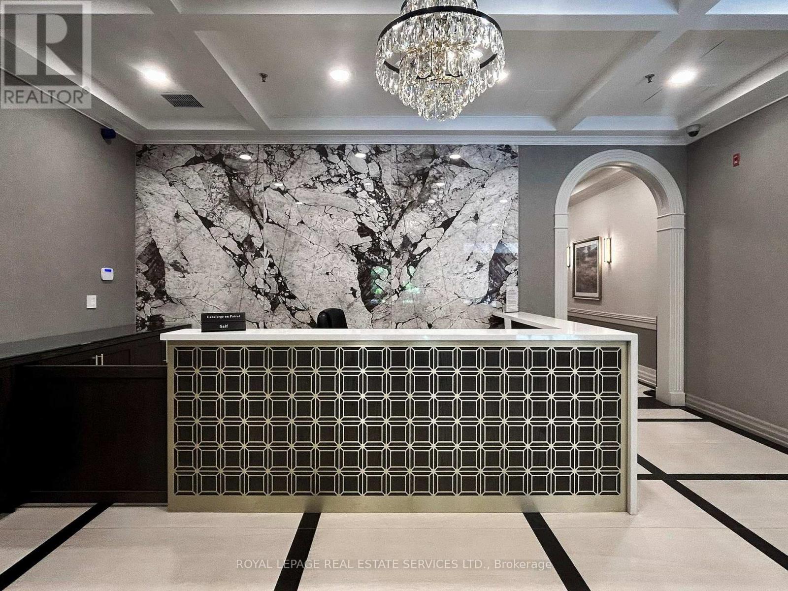 303 - 1 Deer Park Crescent, Toronto, Ontario  M4V 3C4 - Photo 6 - C12736110