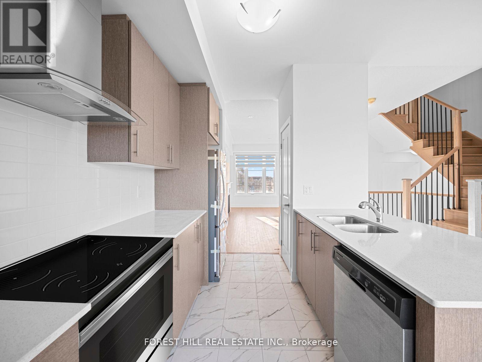 5 Elkington Crescent, Whitby, Ontario  L1P 0L7 - Photo 17 - E12736156