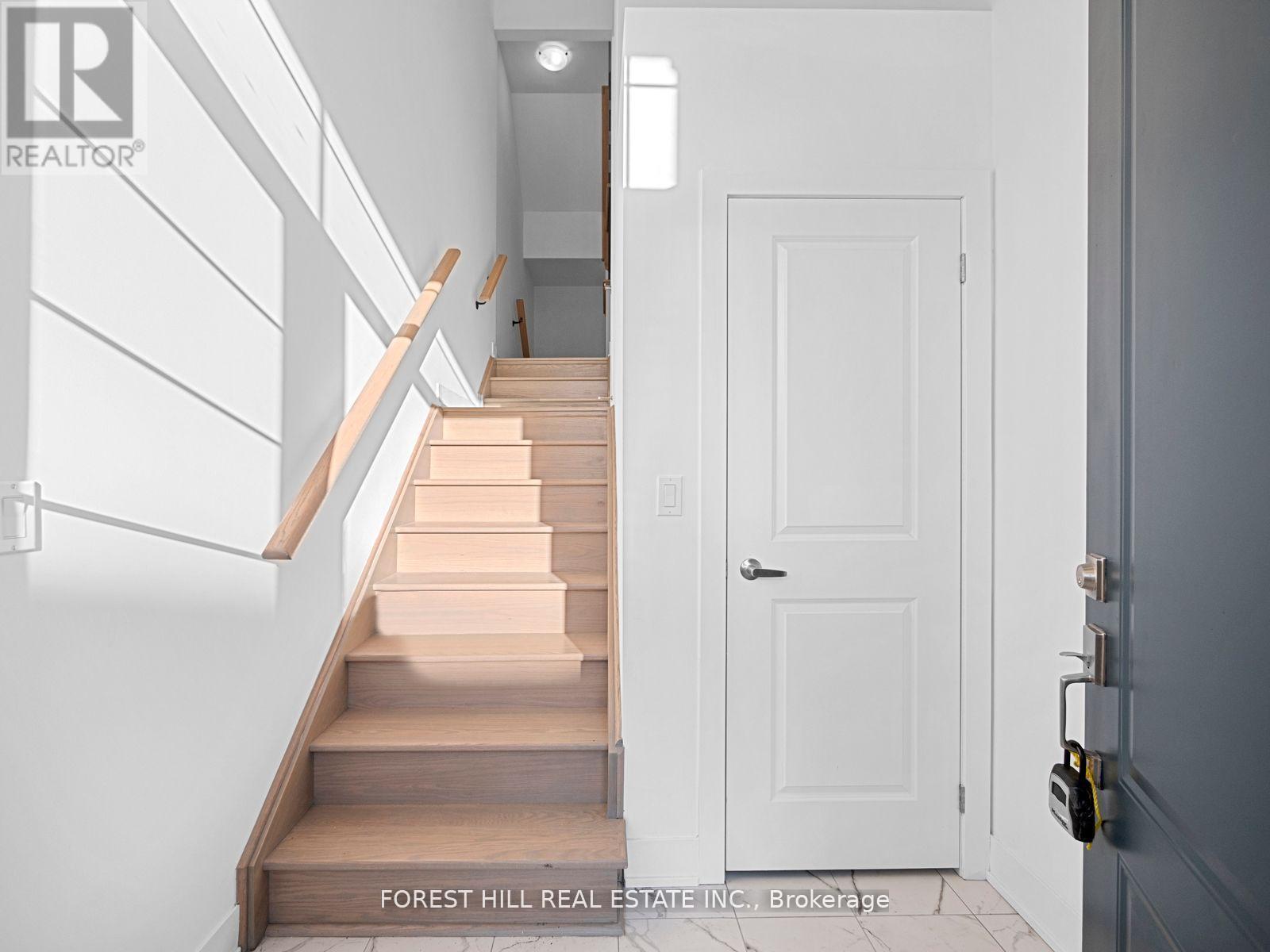 5 Elkington Crescent, Whitby, Ontario  L1P 0L7 - Photo 3 - E12736156