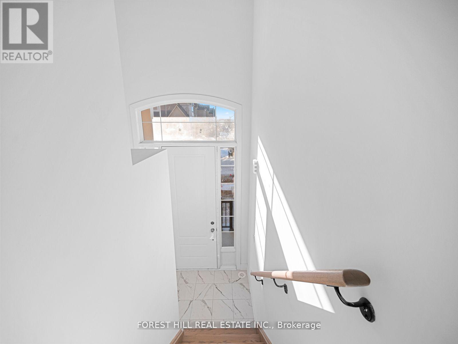 5 Elkington Crescent, Whitby, Ontario  L1P 0L7 - Photo 4 - E12736156