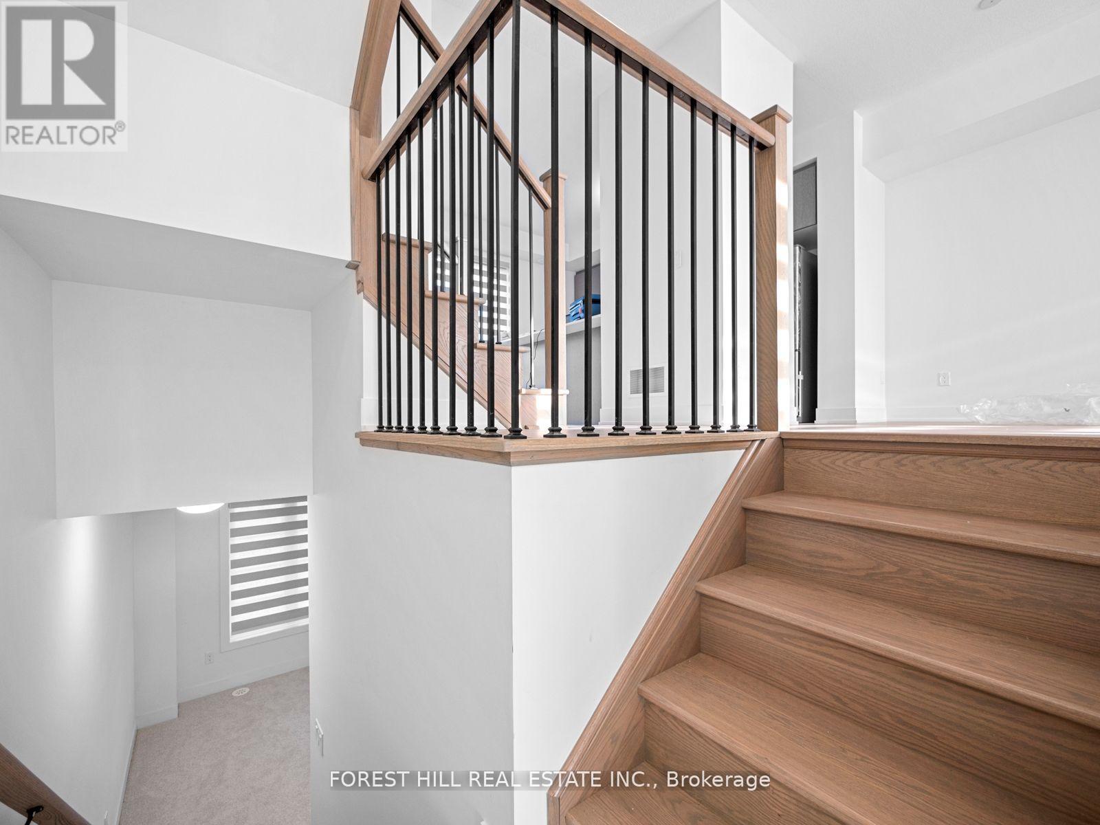 5 Elkington Crescent, Whitby, Ontario  L1P 0L7 - Photo 7 - E12736156