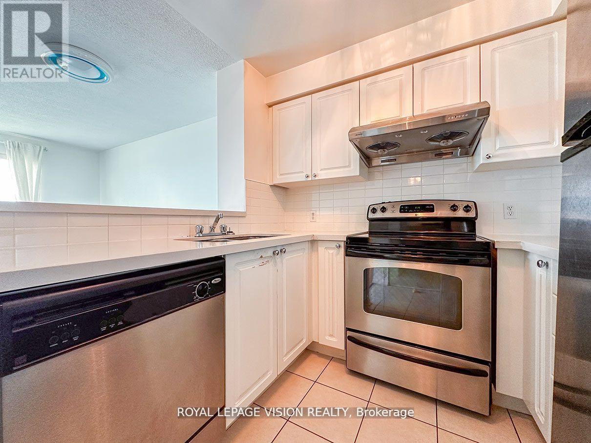 2106 - 11 Lee Centre Drive, Toronto, Ontario  M1H 3J5 - Photo 3 - E12736182