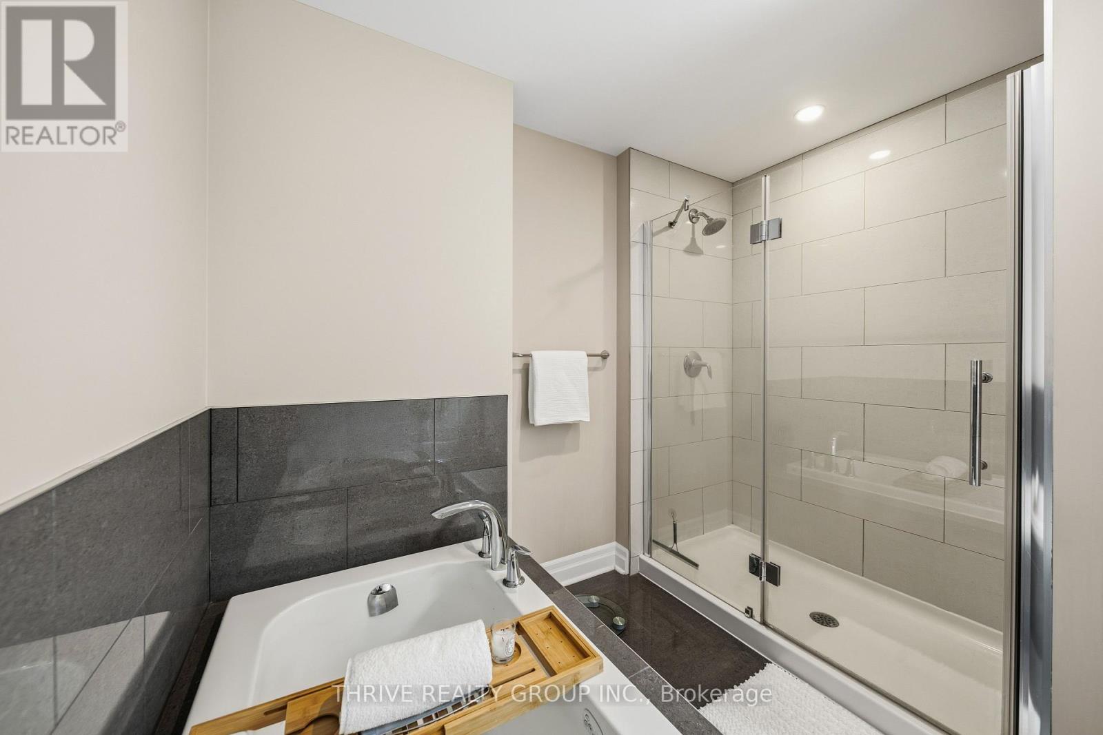 Photo 36 of 50 for 205 - 240 Villagewalk Boulevard