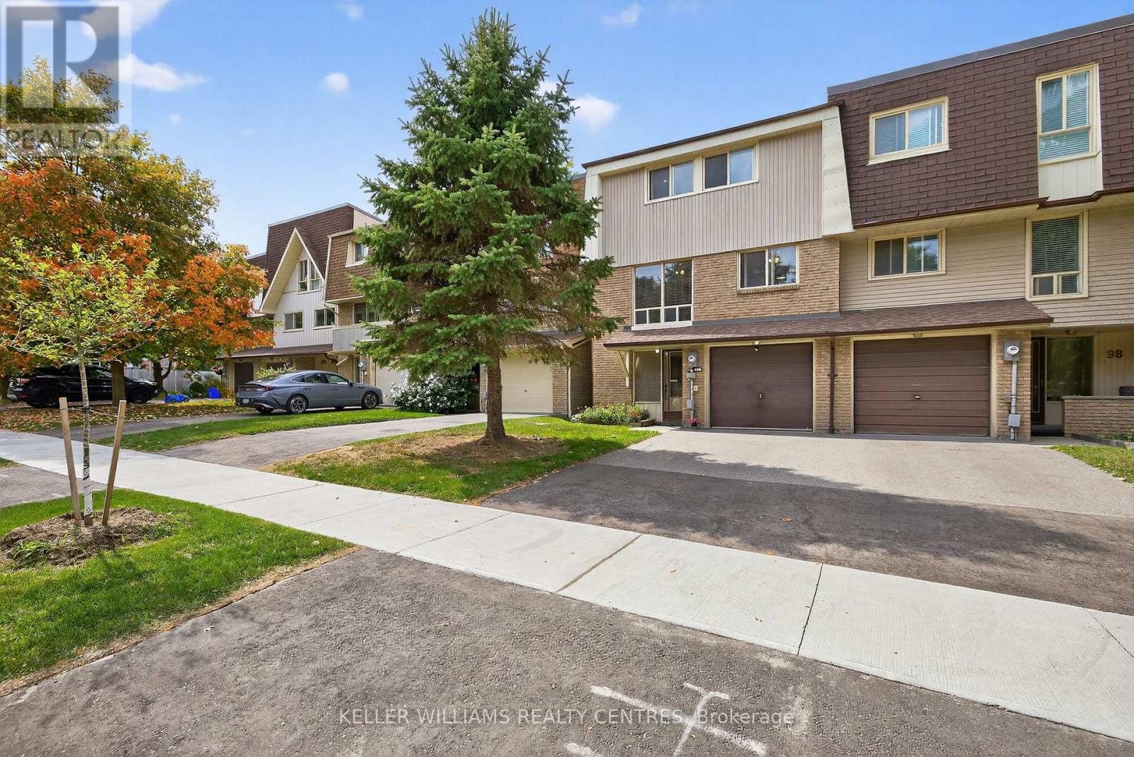 100 Poplar Crescent, Aurora, Ontario  L4G 3L3 - Photo 3 - N12736148