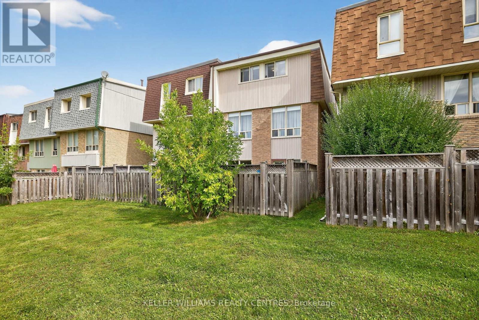 100 Poplar Crescent, Aurora, Ontario  L4G 3L3 - Photo 5 - N12736148