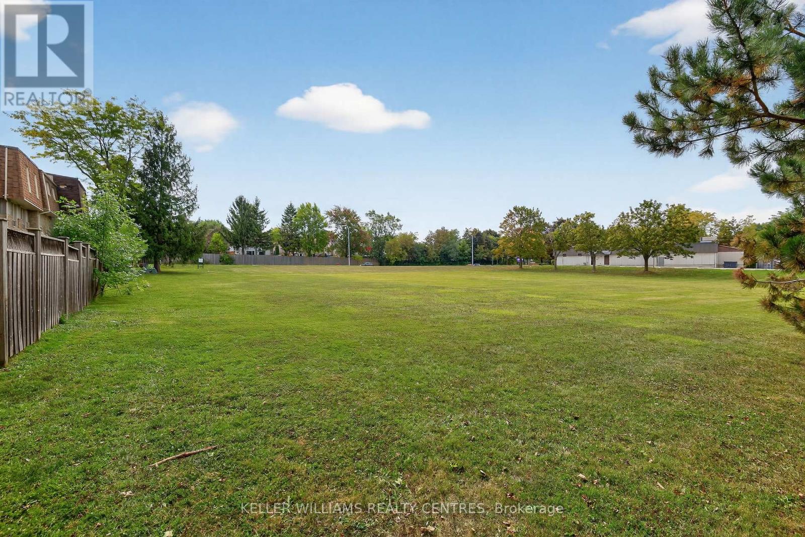 100 Poplar Crescent, Aurora, Ontario  L4G 3L3 - Photo 9 - N12736148