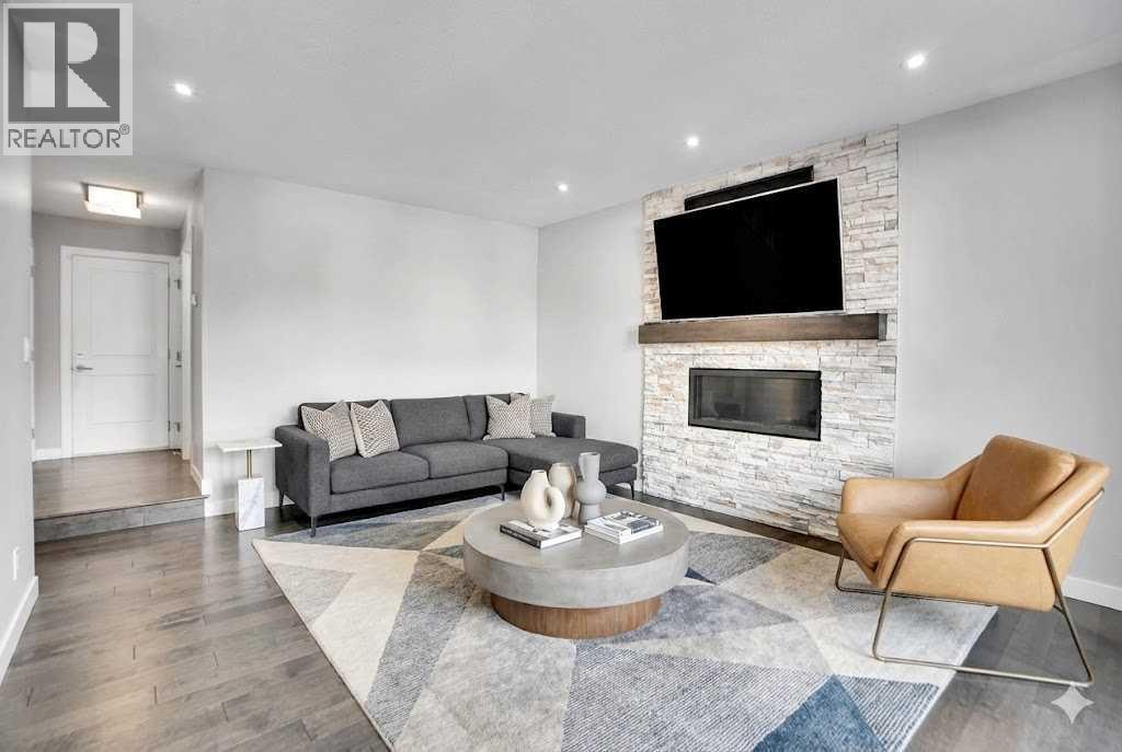 33 Douglasbank Rise Se, Calgary, Alberta  T2Z 2C5 - Photo 10 - A2281805