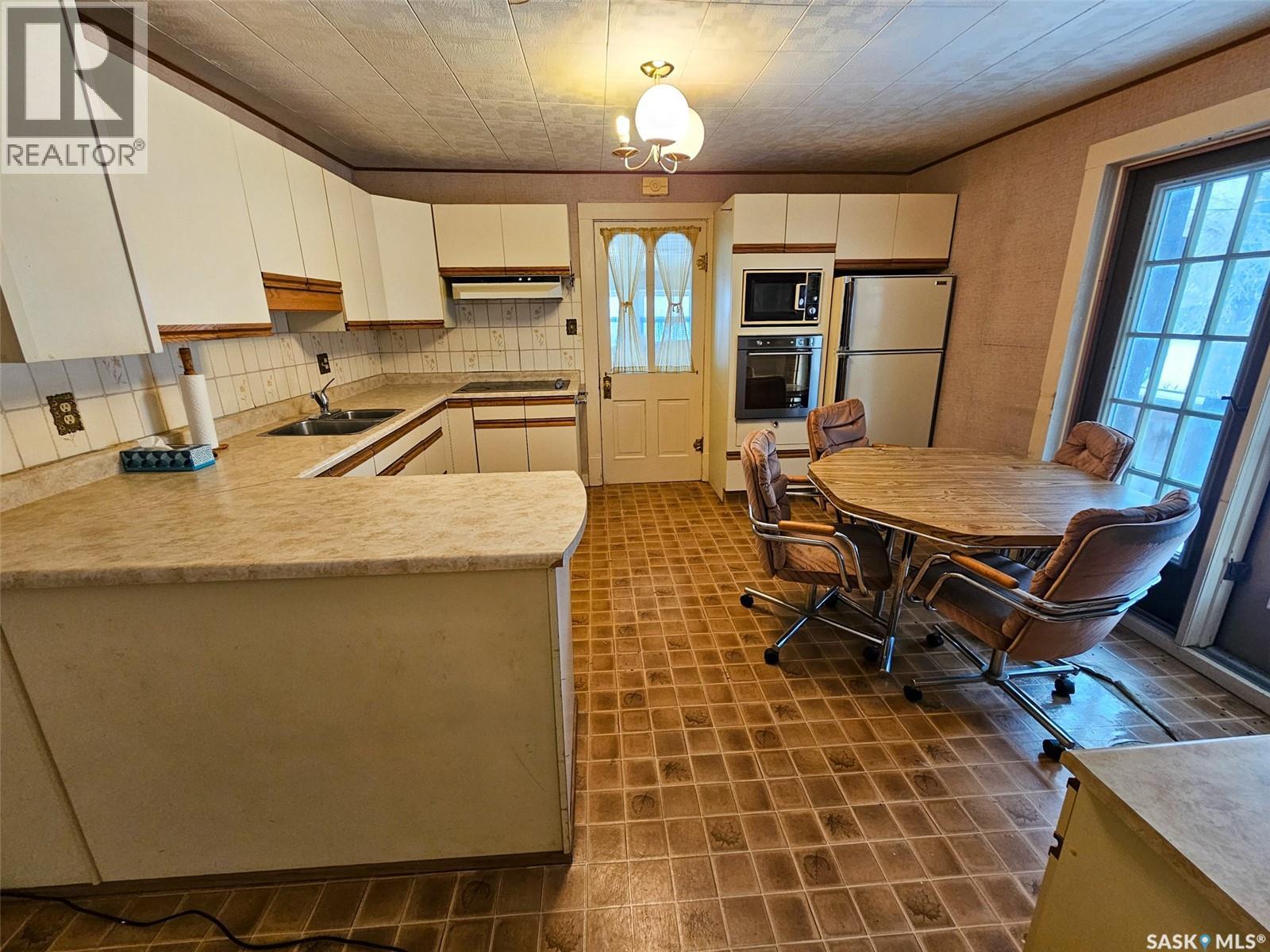 404 Brownlee Street, Herbert, Saskatchewan  S0H 2A0 - Photo 3 - SK027512