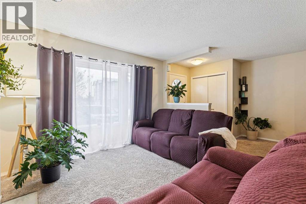206 Cedarwood Park Sw, Calgary, Alberta  T2W 5T6 - Photo 4 - A2278494