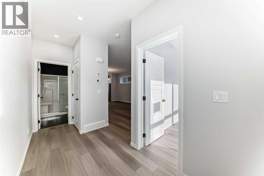 32 Creekview Common Sw, Calgary, Alberta  T2X 5Y6 - Photo 3 - A2281119