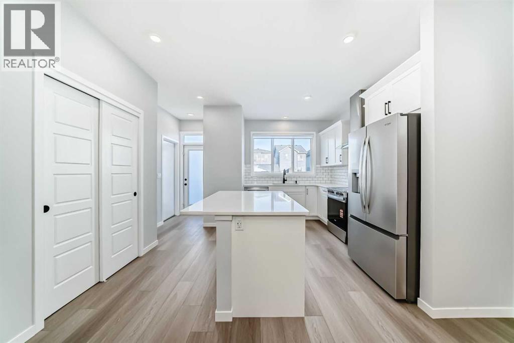 32 Creekview Common Sw, Calgary, Alberta  T2X 5Y6 - Photo 4 - A2281119