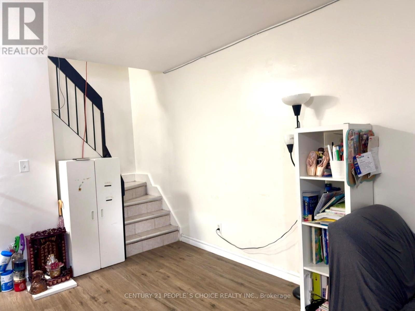 108 - 10 Eddystone Avenue, Toronto, Ontario  M3N 2T2 - Photo 4 - W12736062