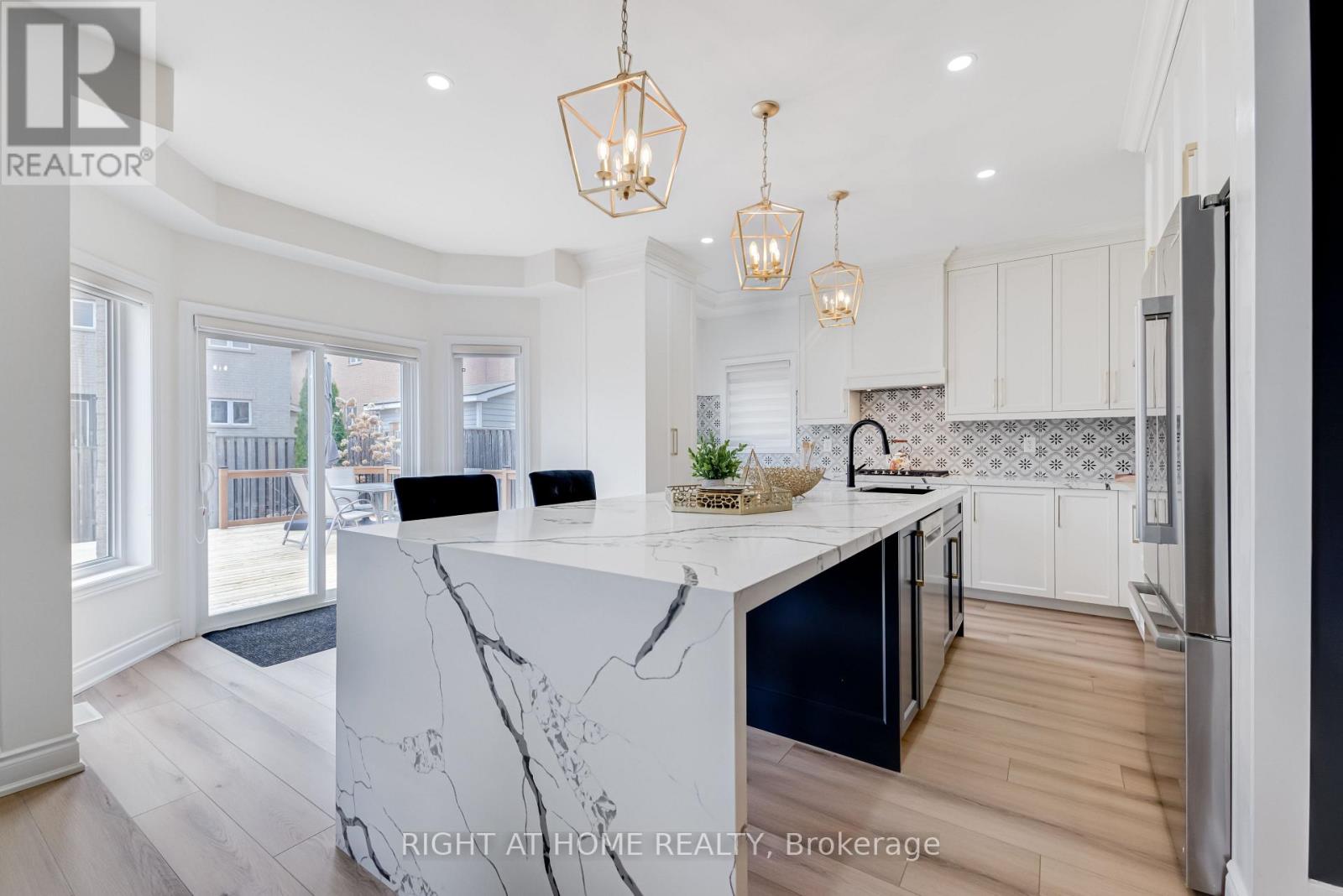 279 Eaton Street, Halton Hills, Ontario  L7G 6N8 - Photo 12 - W12736152