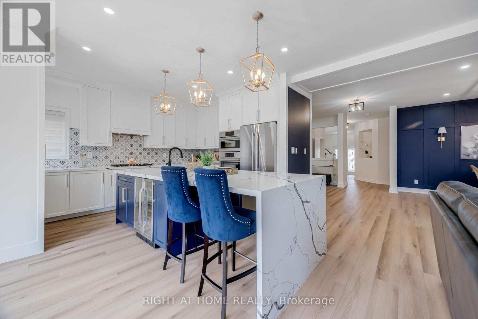 279 Eaton Street, Halton Hills, Ontario  L7G 6N8 - Photo 13 - W12736152