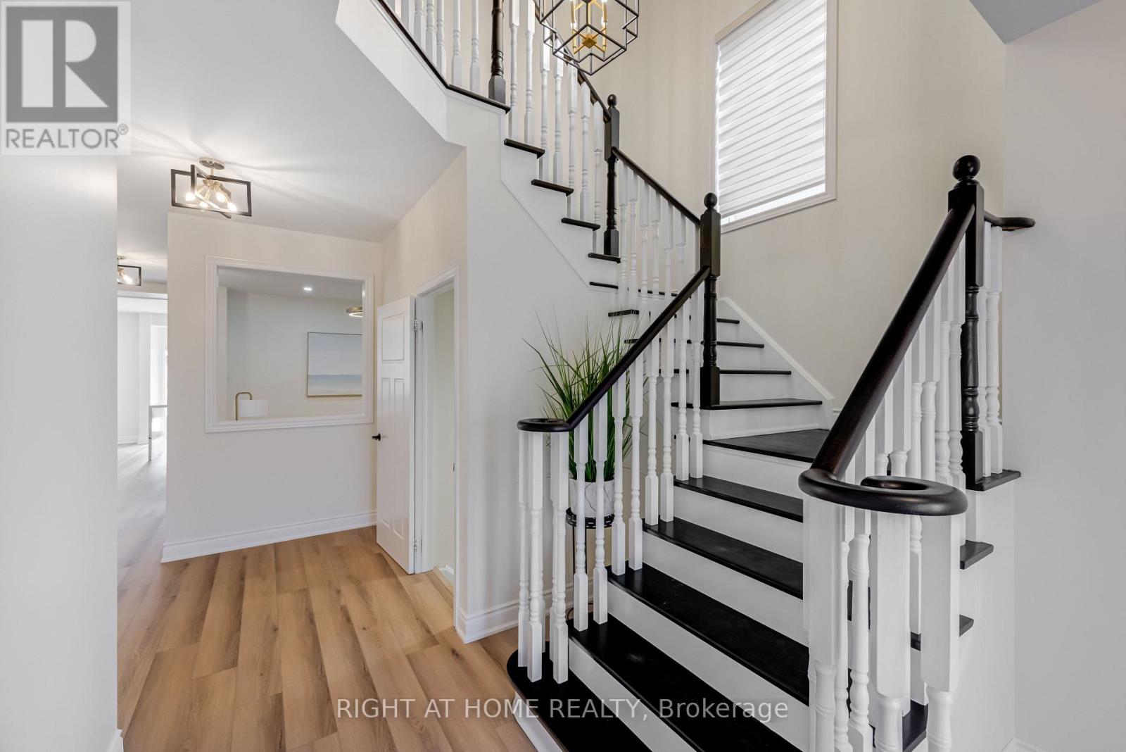 279 Eaton Street, Halton Hills, Ontario  L7G 6N8 - Photo 18 - W12736152