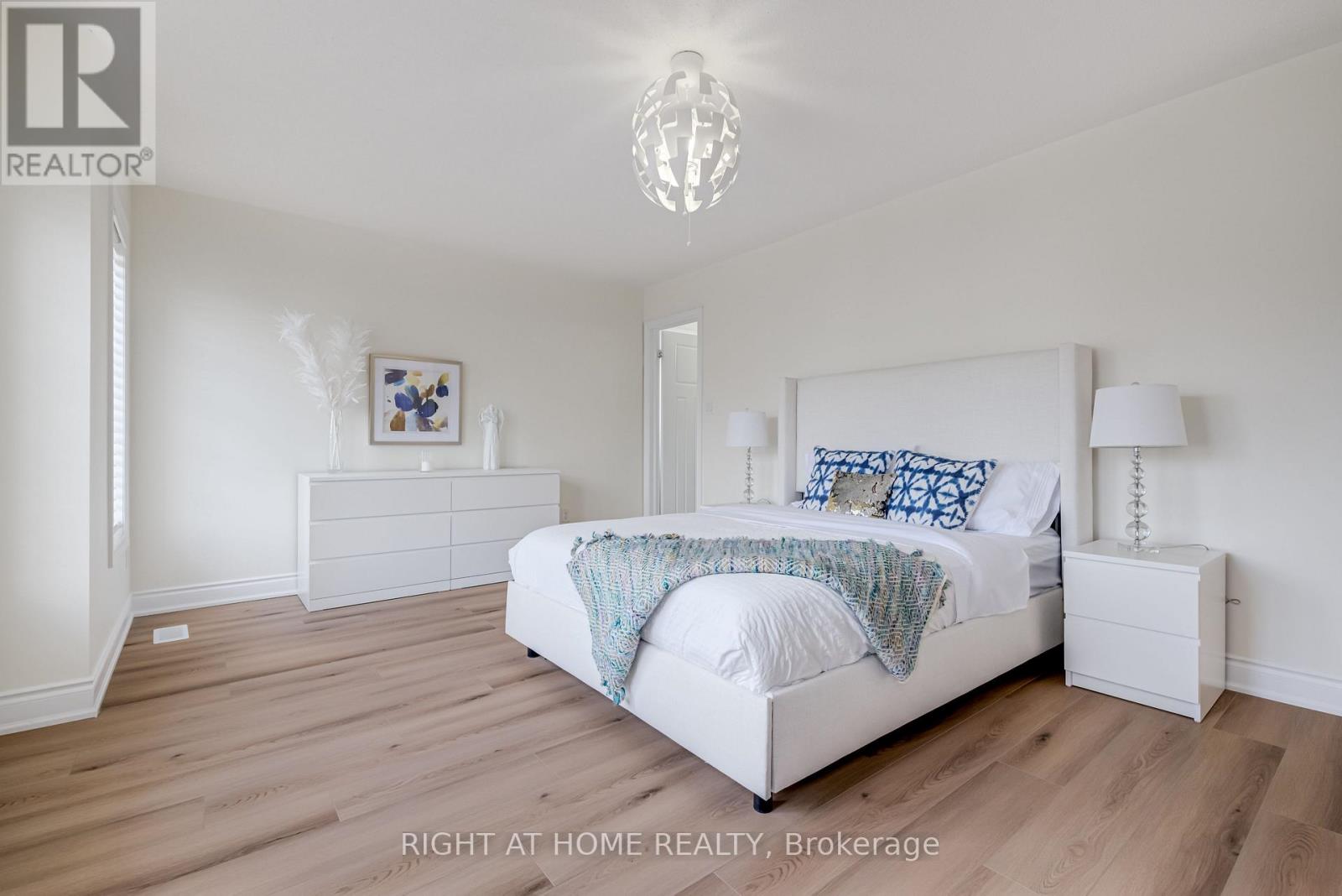 279 Eaton Street, Halton Hills, Ontario  L7G 6N8 - Photo 24 - W12736152