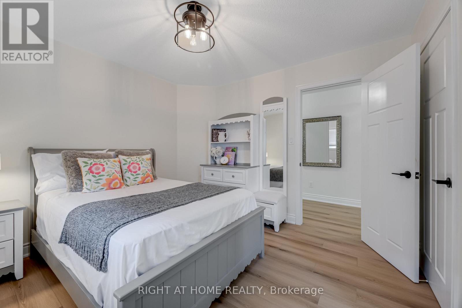 279 Eaton Street, Halton Hills, Ontario  L7G 6N8 - Photo 26 - W12736152