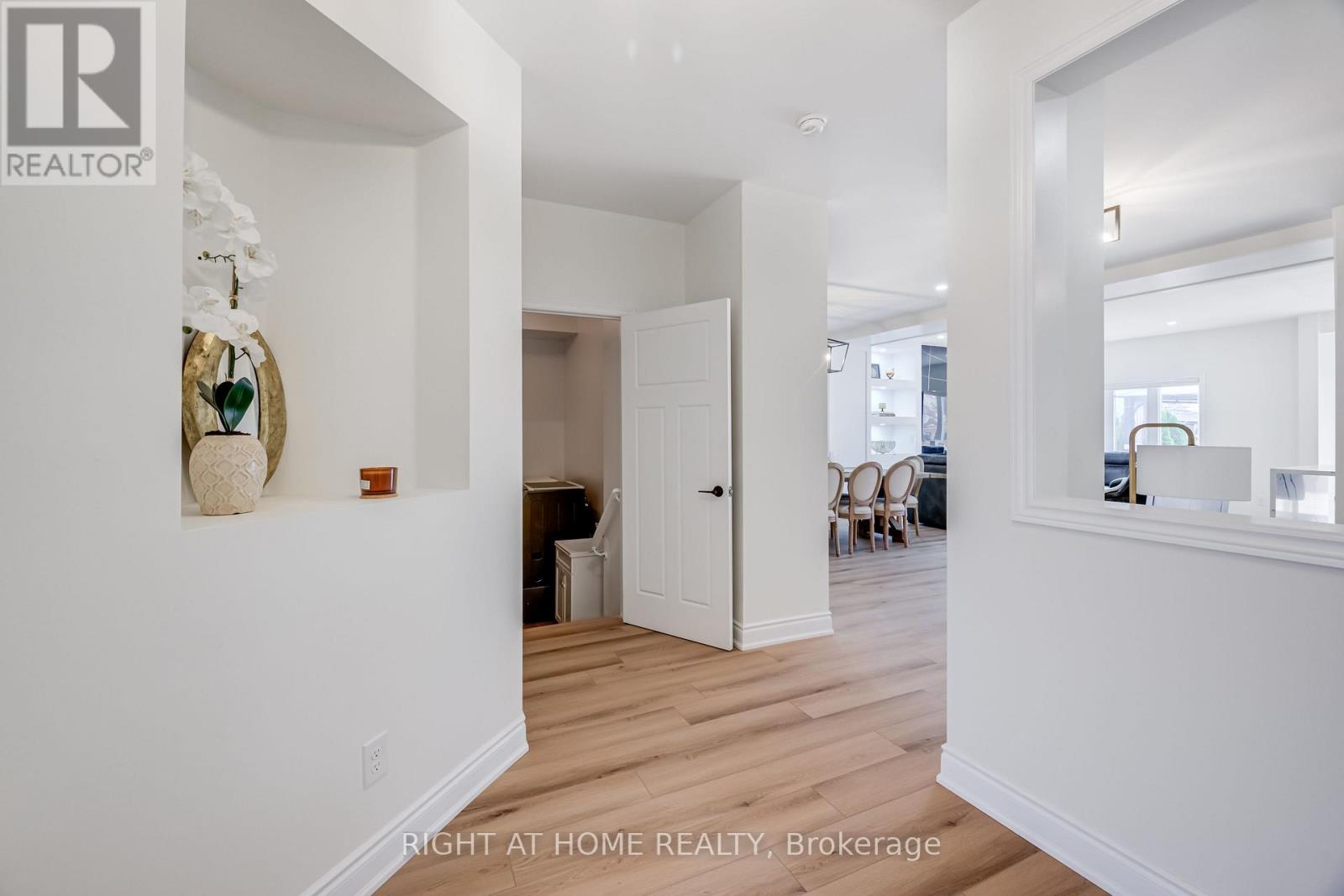 279 Eaton Street, Halton Hills, Ontario  L7G 6N8 - Photo 5 - W12736152