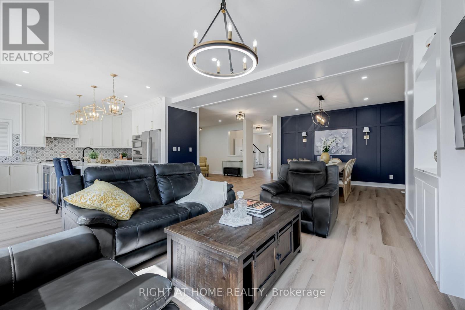 279 Eaton Street, Halton Hills, Ontario  L7G 6N8 - Photo 7 - W12736152