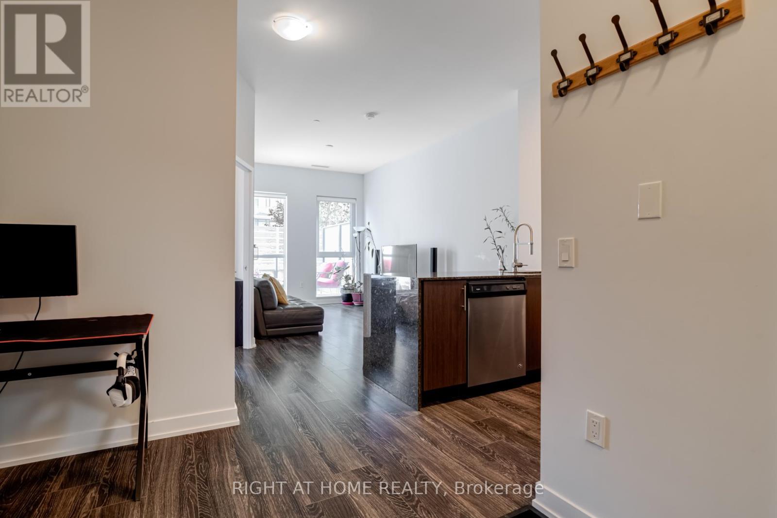 505 - 4085 Parkside Village Drive, Mississauga, Ontario  L5B 0K9 - Photo 4 - W12736158