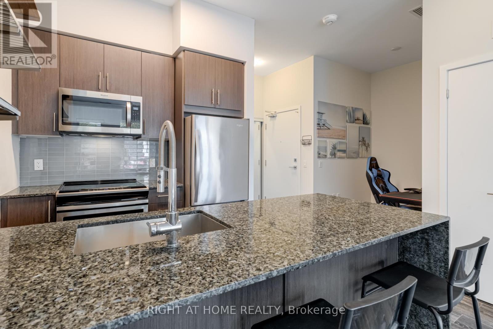 505 - 4085 Parkside Village Drive, Mississauga, Ontario  L5B 0K9 - Photo 8 - W12736158