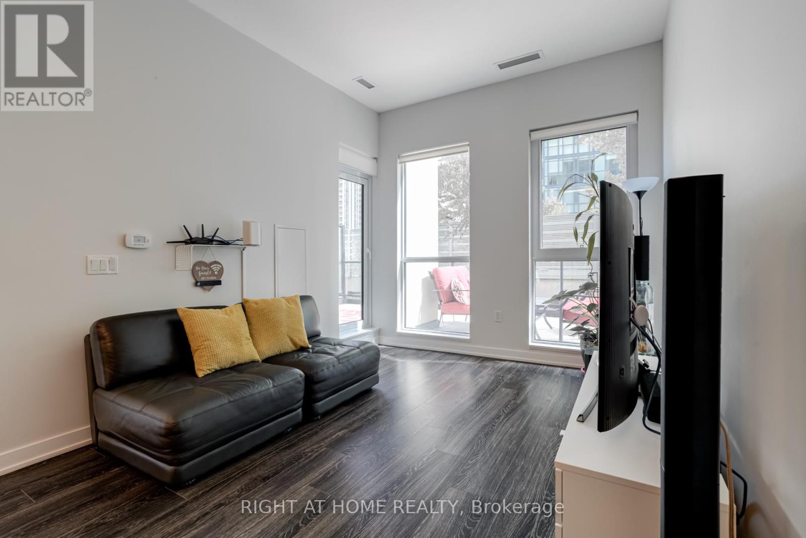 505 - 4085 Parkside Village Drive, Mississauga, Ontario  L5B 0K9 - Photo 9 - W12736158