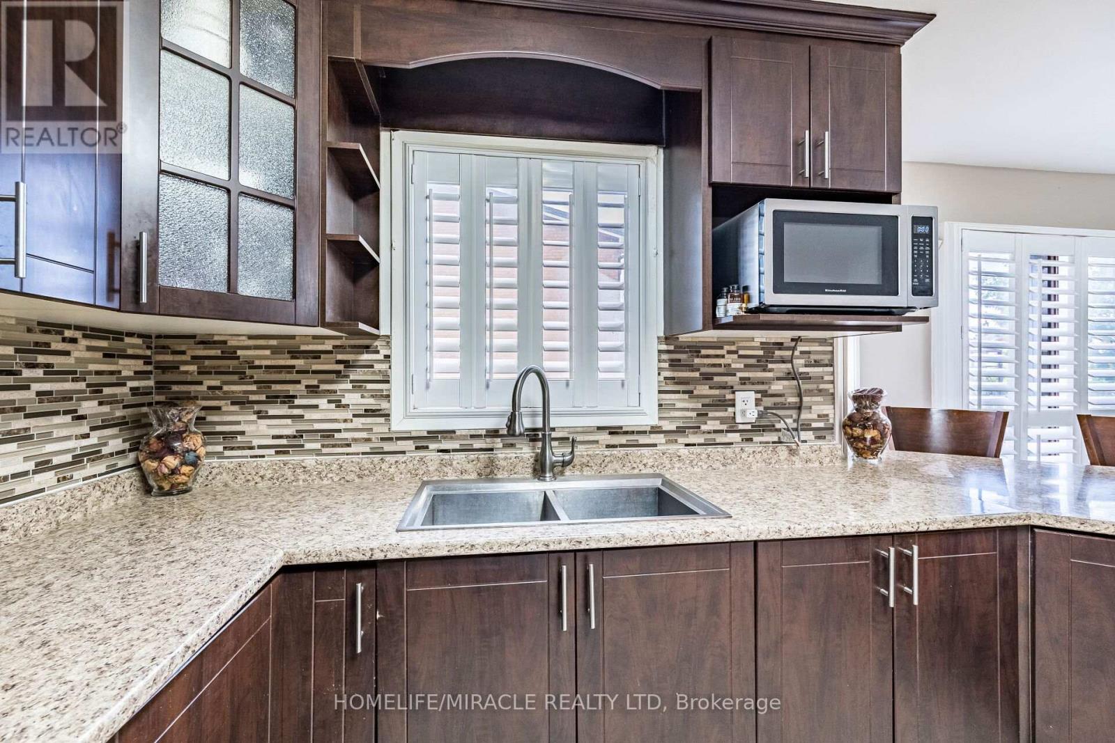 9 Ballycastle Crescent, Brampton, Ontario  L6Z 2V6 - Photo 16 - W12736164