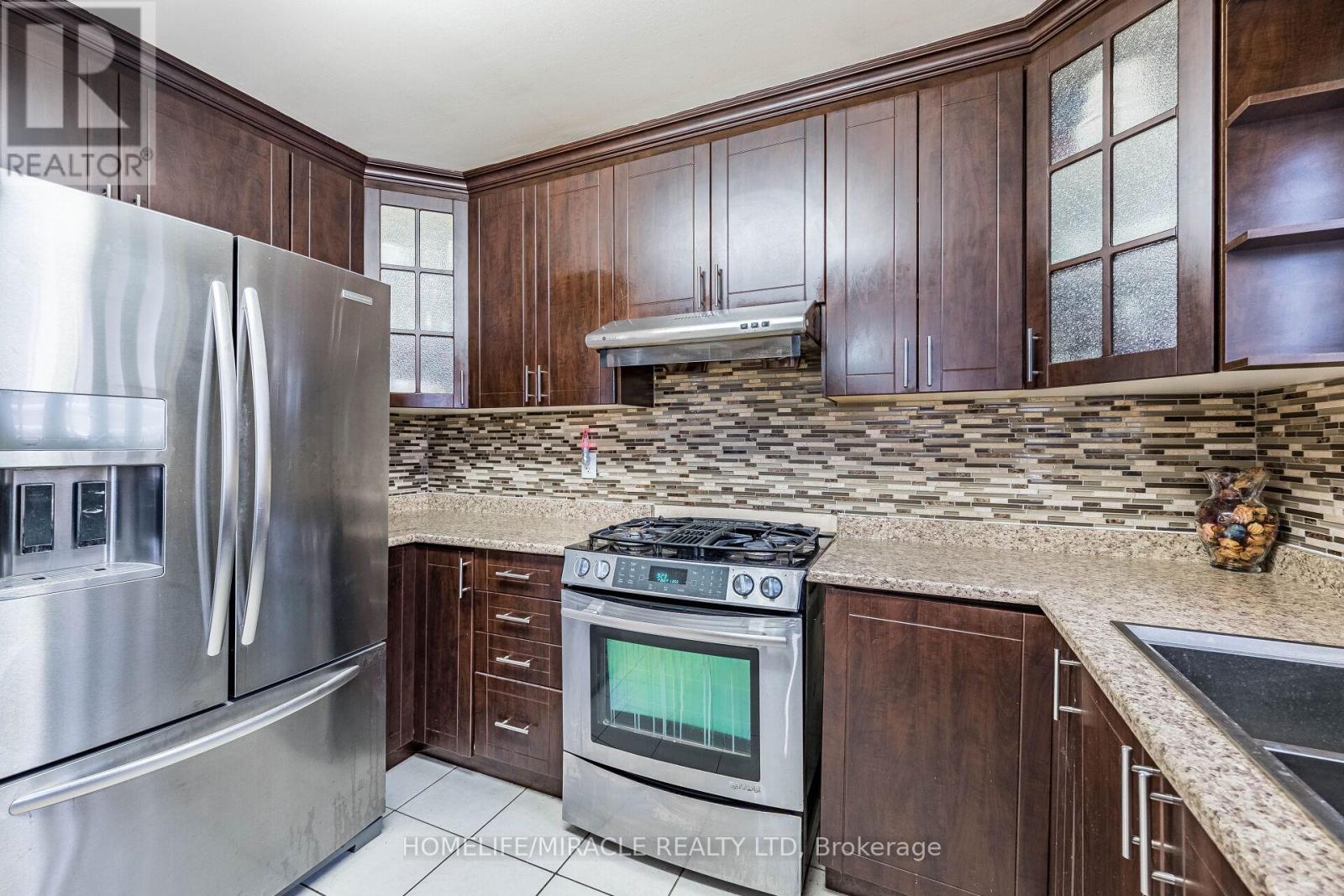 9 Ballycastle Crescent, Brampton, Ontario  L6Z 2V6 - Photo 17 - W12736164