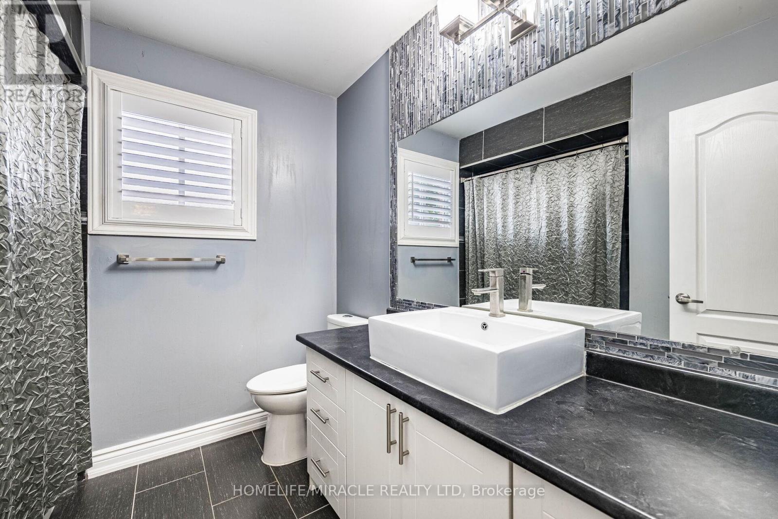 9 Ballycastle Crescent, Brampton, Ontario  L6Z 2V6 - Photo 39 - W12736164