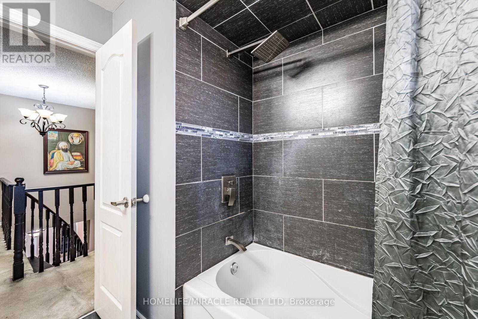 9 Ballycastle Crescent, Brampton, Ontario  L6Z 2V6 - Photo 40 - W12736164