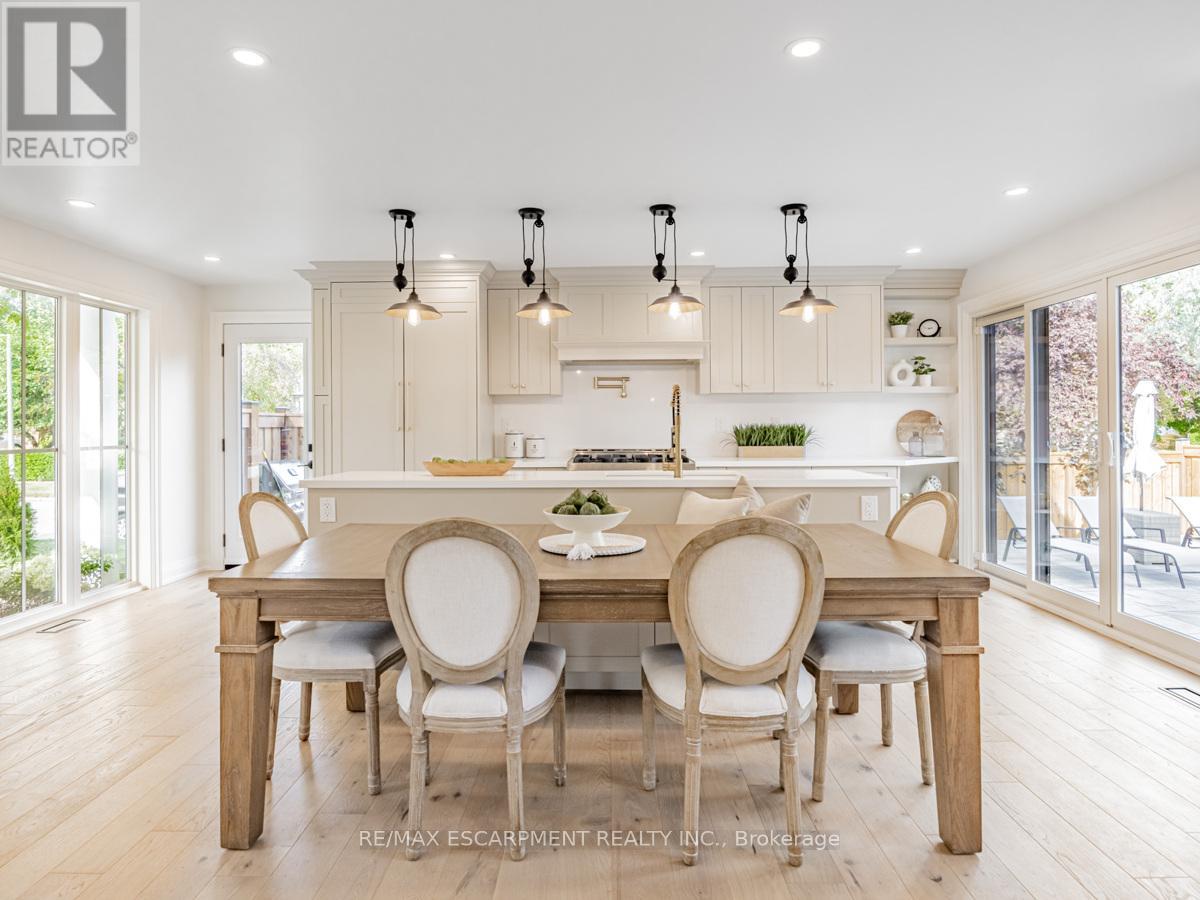 2212 Urwin Crescent, Oakville, Ontario  L6L 2T2 - Photo 12 - W12736180