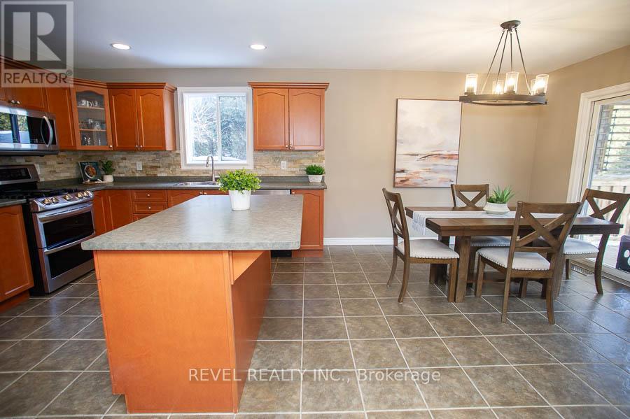 18 Gaal Court, Brantford, Ontario  N3T 6R5 - Photo 11 - X12736040