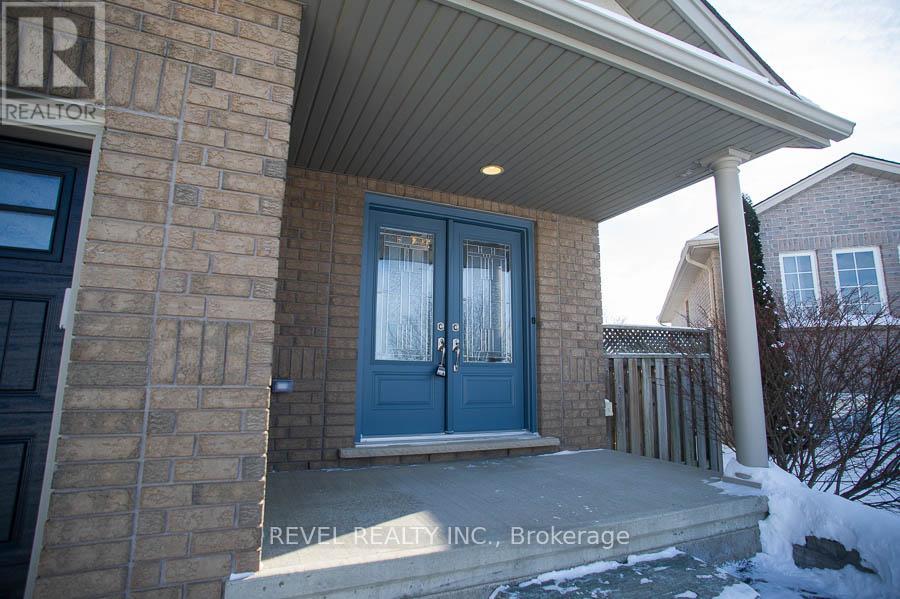18 Gaal Court, Brantford, Ontario  N3T 6R5 - Photo 3 - X12736040
