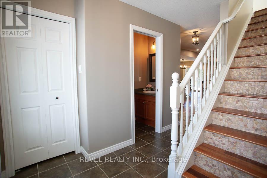 18 Gaal Court, Brantford, Ontario  N3T 6R5 - Photo 5 - X12736040