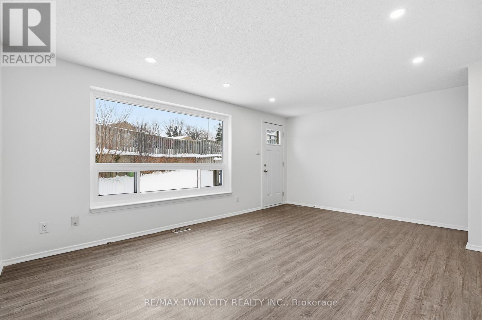 9 - 280 Thaler Avenue, Kitchener, Ontario  N2A 1R6 - Photo 17 - X12736134