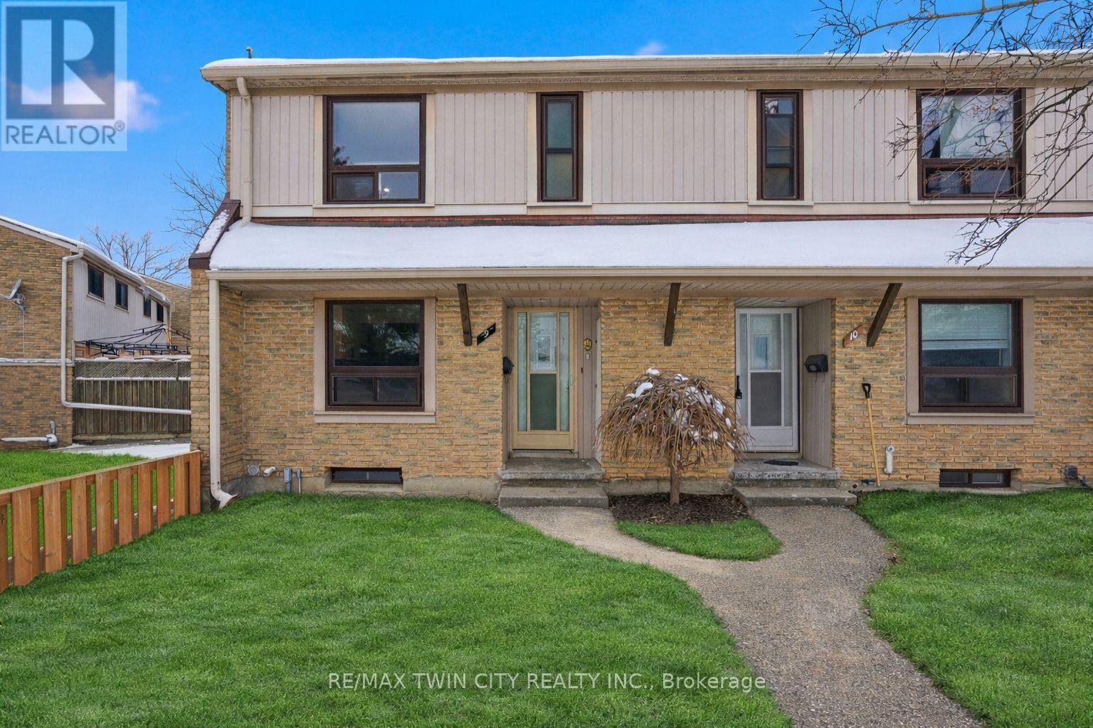 9 - 280 Thaler Avenue, Kitchener, Ontario  N2A 1R6 - Photo 2 - X12736134