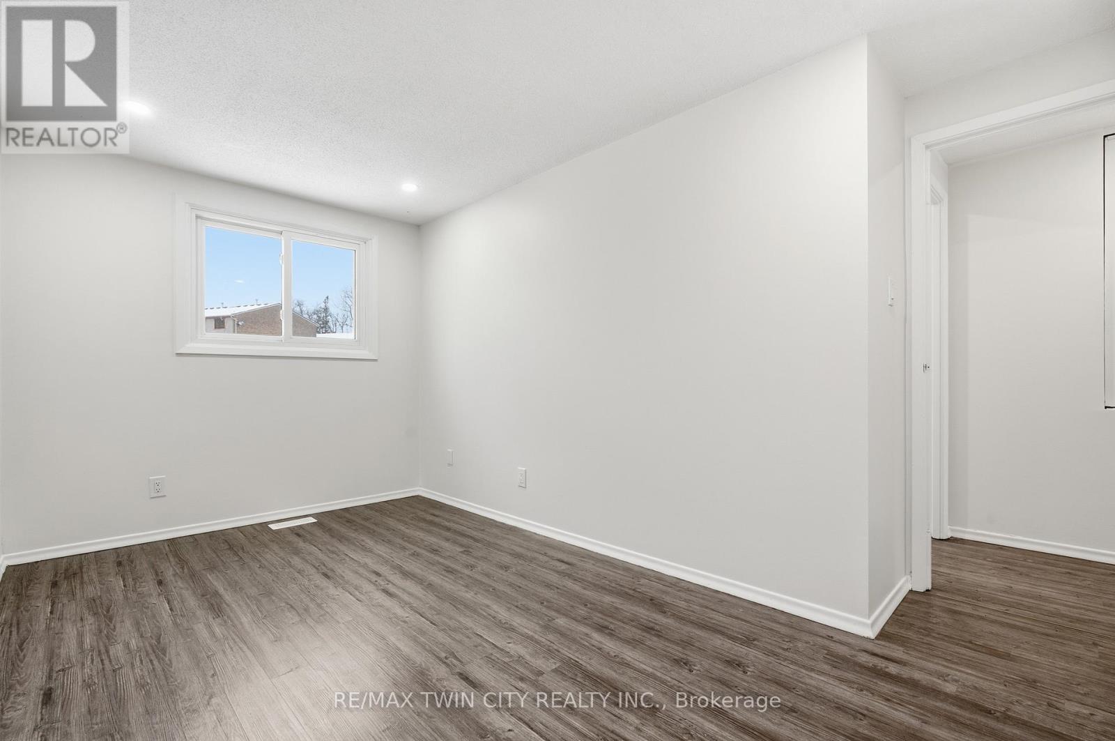 9 - 280 Thaler Avenue, Kitchener, Ontario  N2A 1R6 - Photo 25 - X12736134