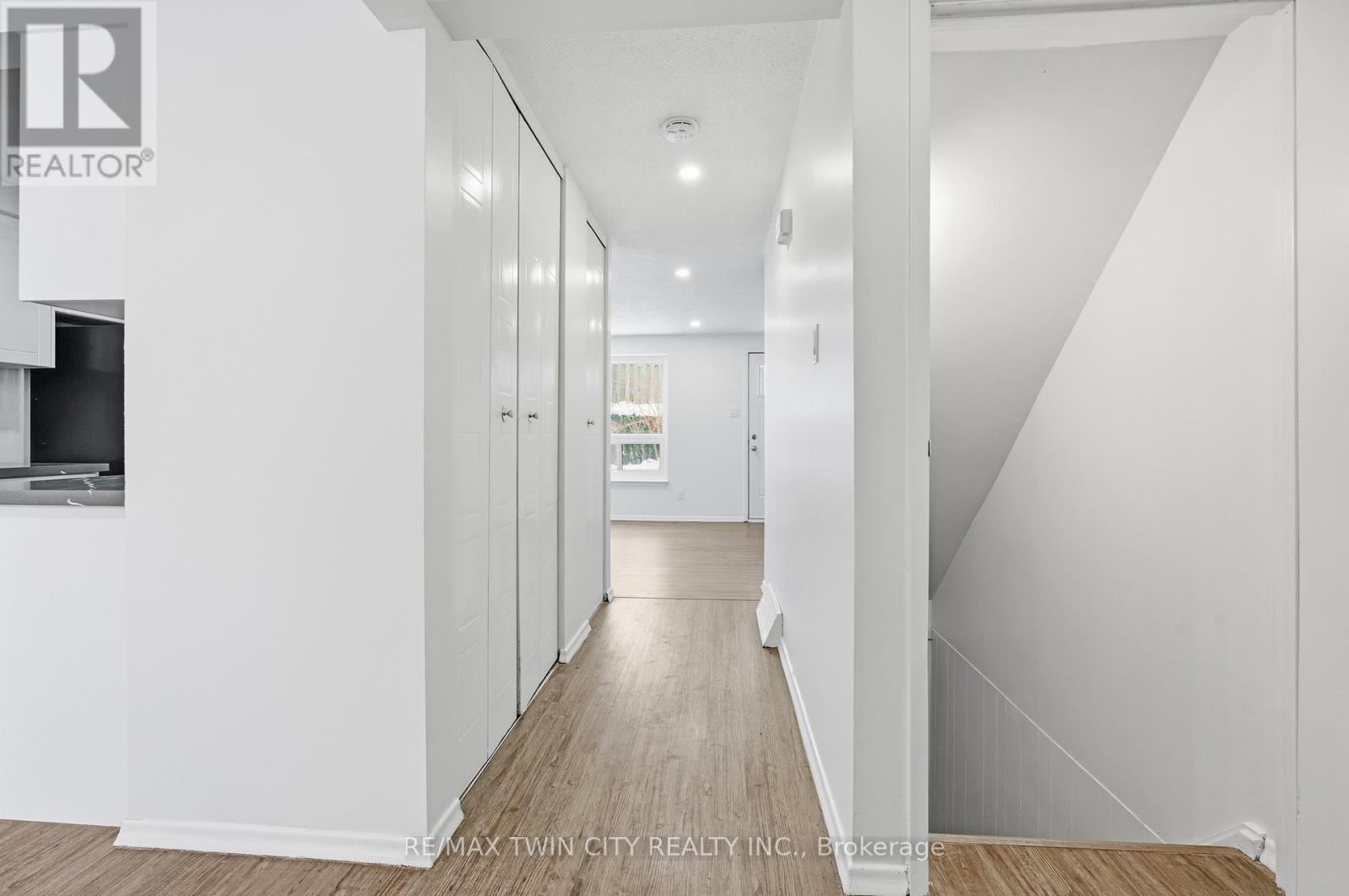 9 - 280 Thaler Avenue, Kitchener, Ontario  N2A 1R6 - Photo 4 - X12736134