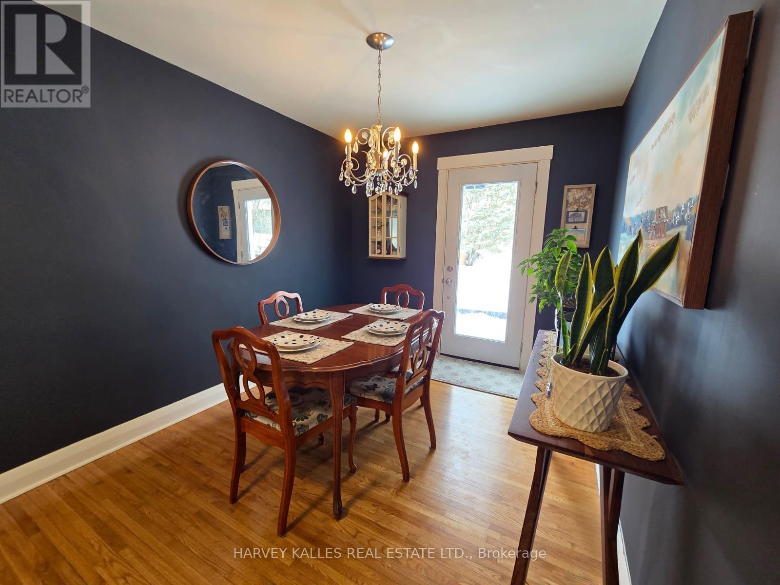 112 Dumble Avenue, Peterborough, Ontario  K9H 5A8 - Photo 4 - X12736176