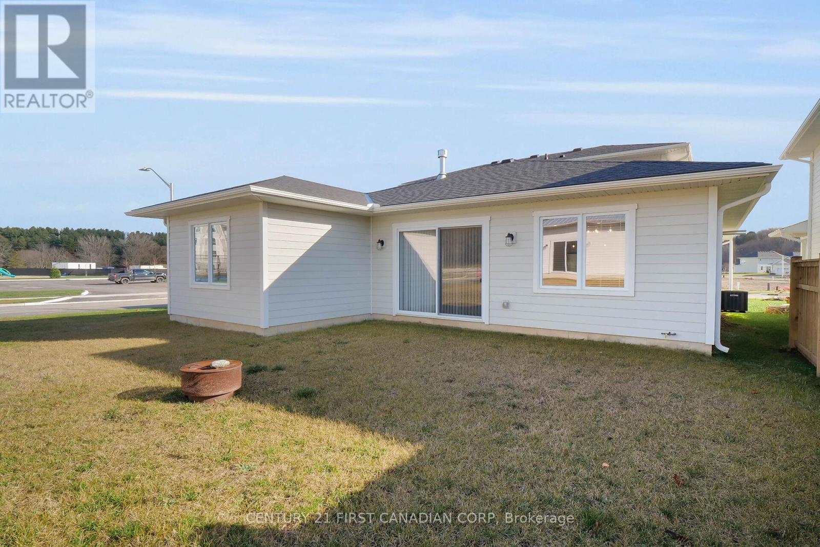 403 Breakwater Boulevard, Central Elgin, Ontario  N5L 0B5 - Photo 31 - X12173868