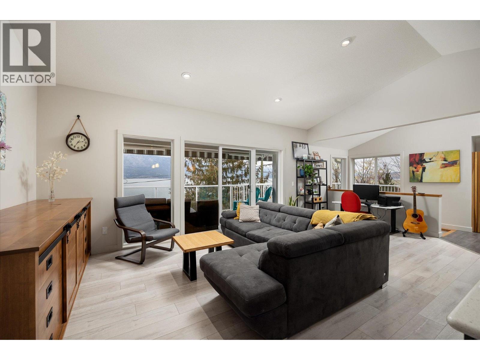 11491 Okanagan Centre Road W, Lake Country, British Columbia  V4V 2H2 - Photo 13 - 10373851