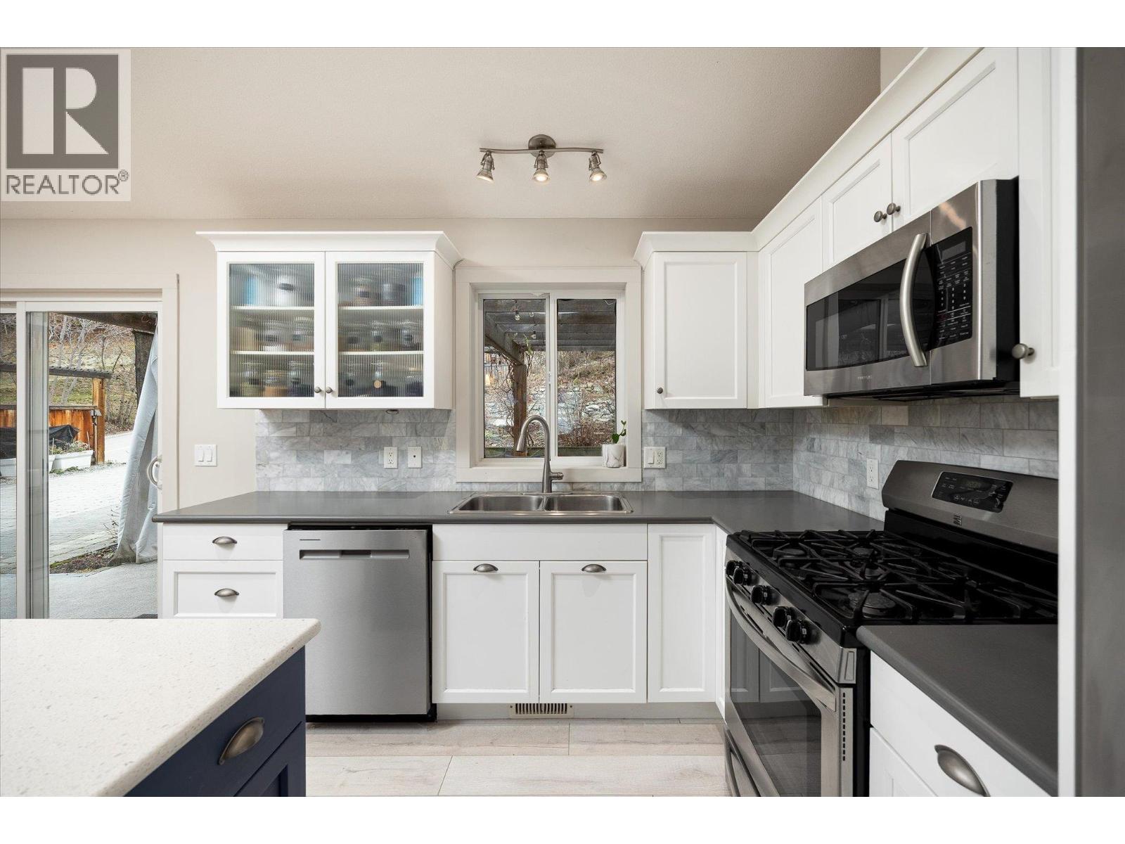 11491 Okanagan Centre Road W, Lake Country, British Columbia  V4V 2H2 - Photo 9 - 10373851