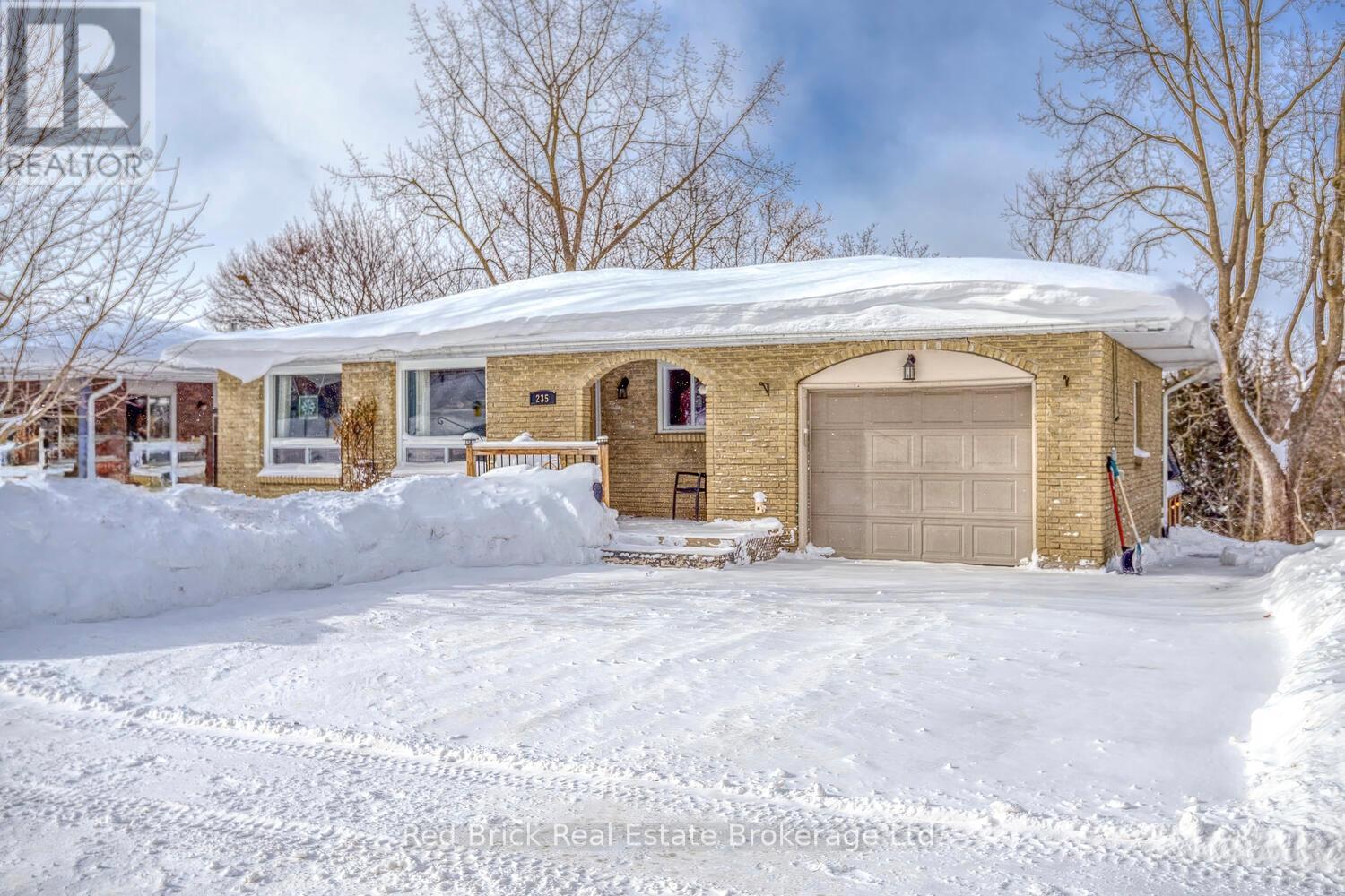 235 WELLINGTON STREET, Centre Wellington, Ontario