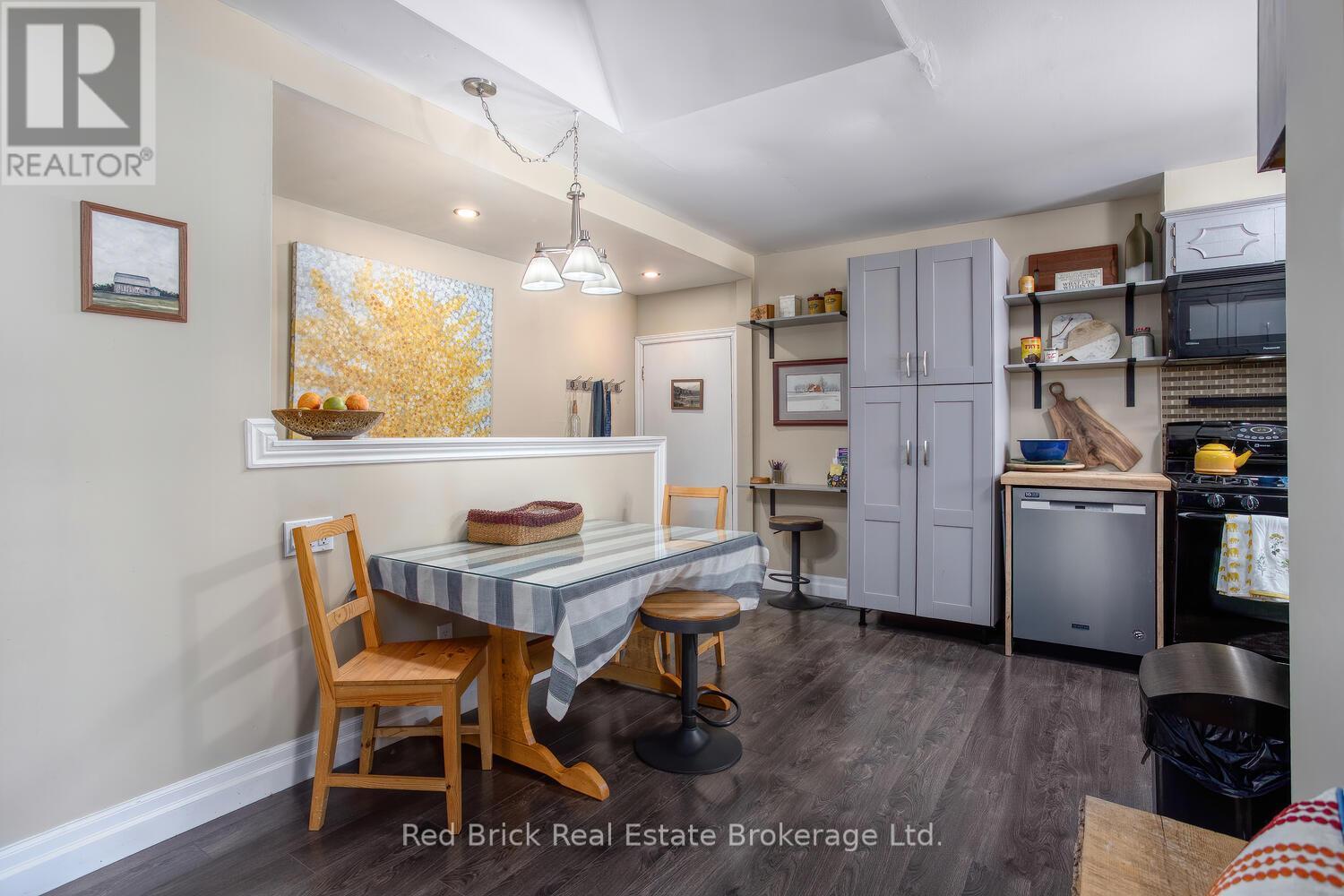 235 Wellington Street, Centre Wellington, Ontario  N1M 3E1 - Photo 11 - X12736264