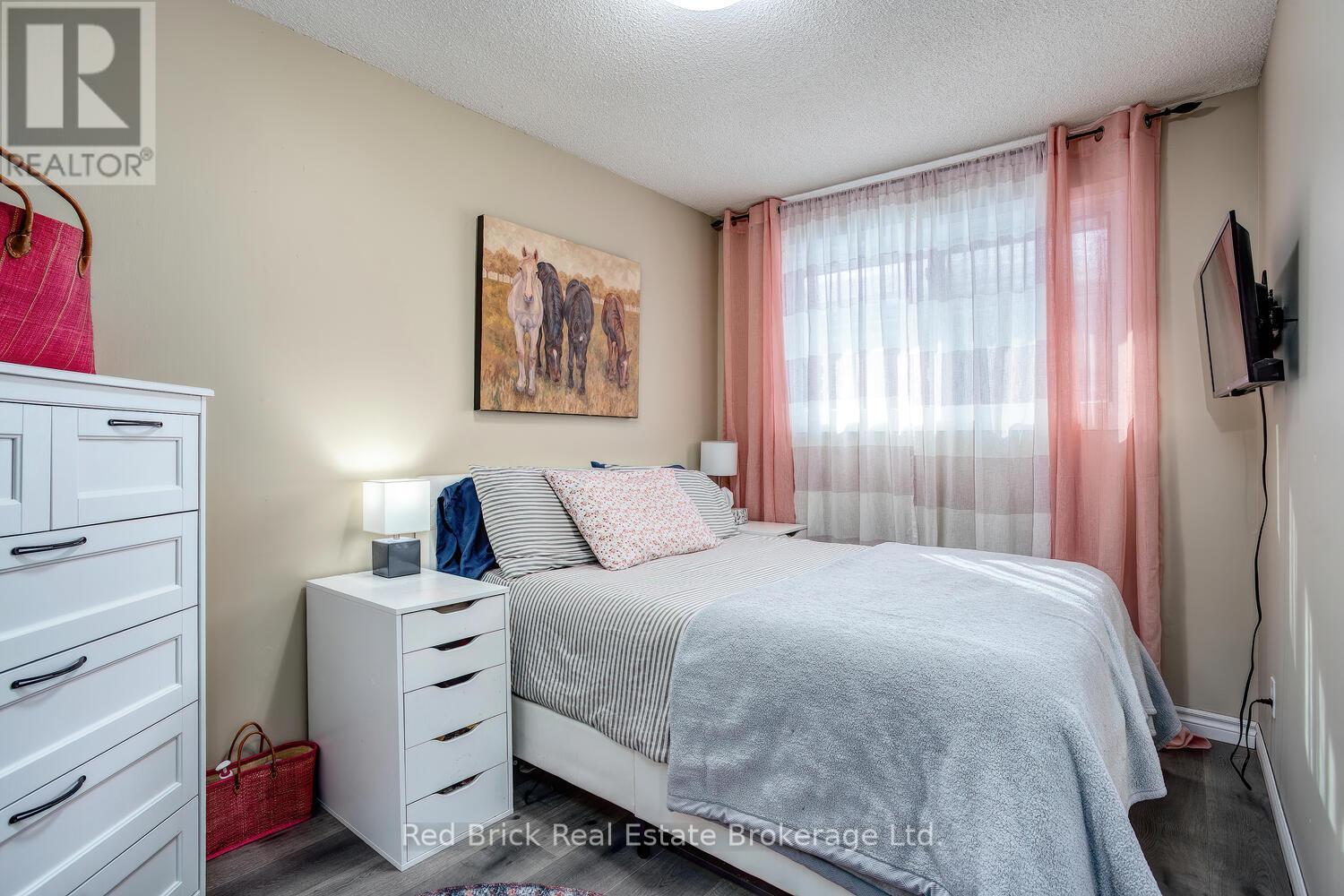 235 Wellington Street, Centre Wellington, Ontario  N1M 3E1 - Photo 18 - X12736264